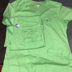 Neon green w/ blue lining scrub set